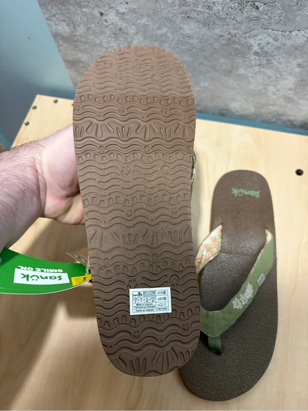 The Sanuk Yoga Paradise II women's flip-flop size women’s 9